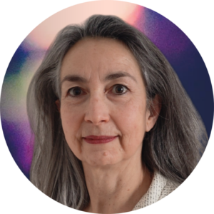 Christine Weise - ritratto con sfondo colorato